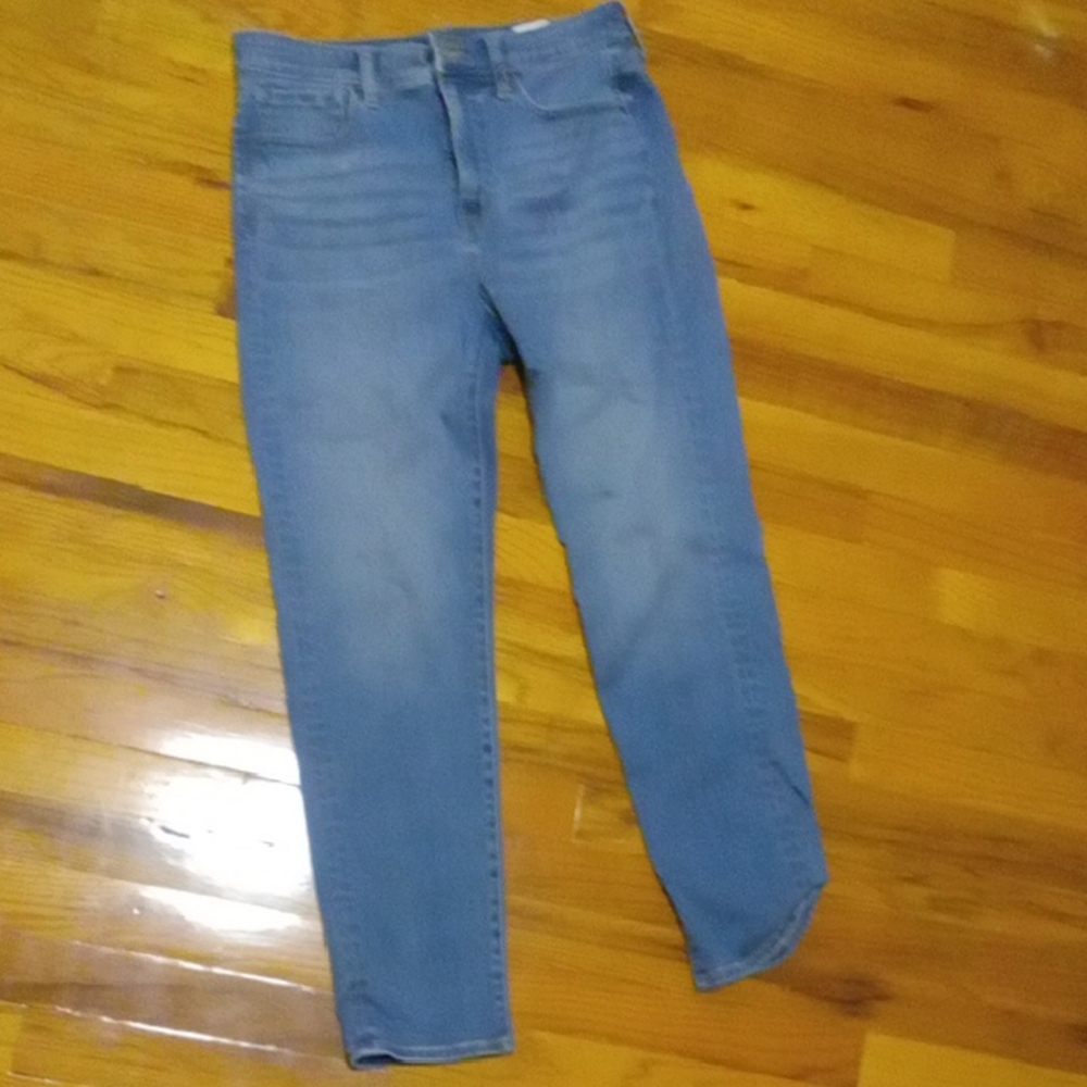 *last day - moving sale* Uniqlo Women's Blue Jeans Size 28. Straight slim fit